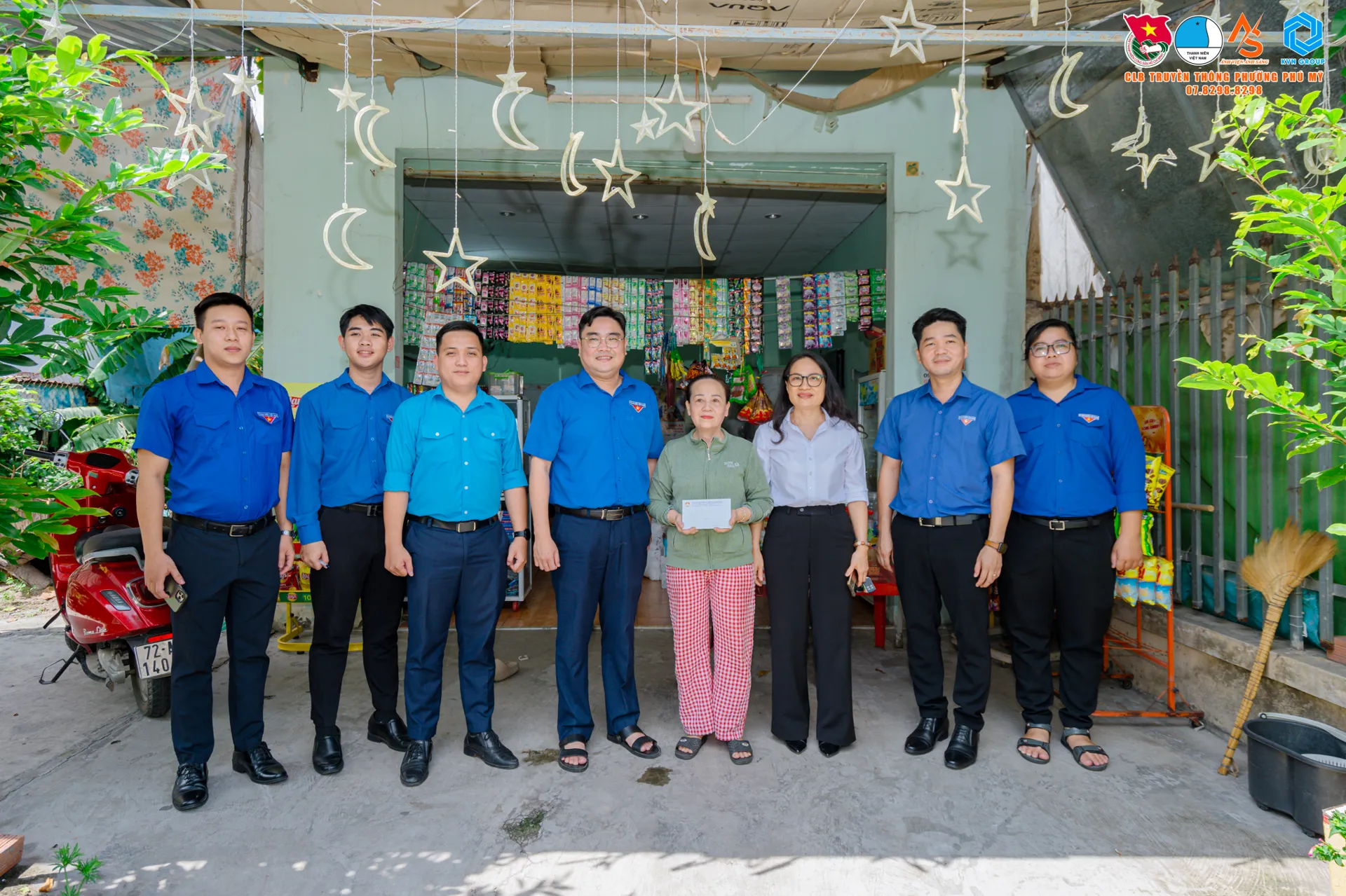 TP Hồ Chí Minh cử đoàn thăm, tặng quà gia đình ảnh hưởng bão số 3