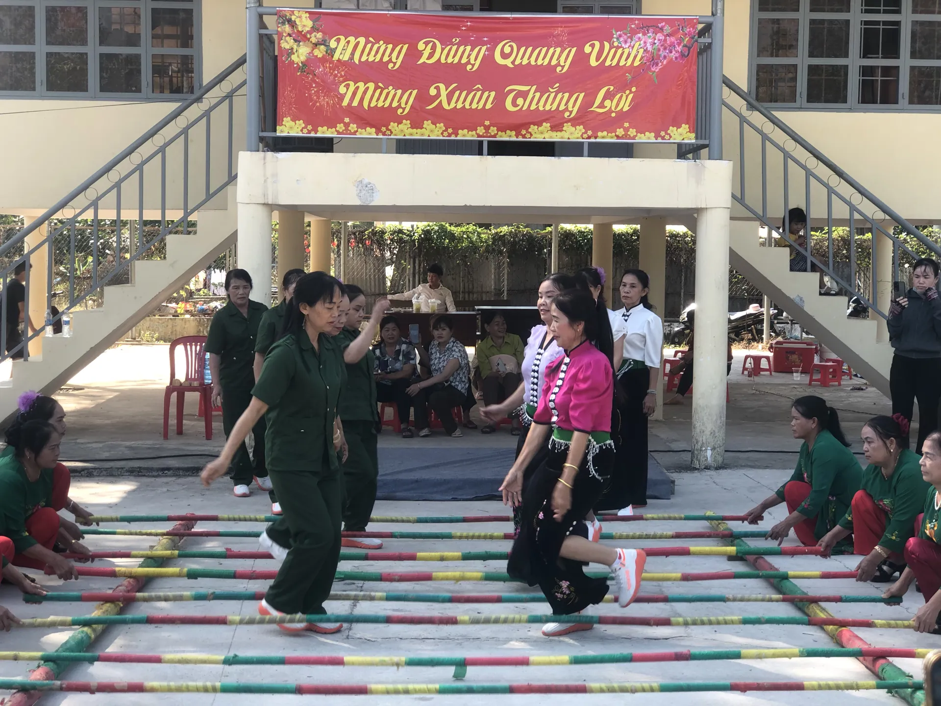 Sôi nổi lễ hội đầu Xuân Bính Ngọ của người Tày, Nùng