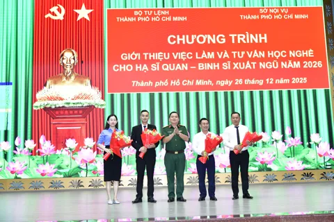 Bộ Tư lệnh TP Hồ Chí Minh giới thiệu việc làm, tư vấn học nghề cho bộ đội sắp xuất ngũ