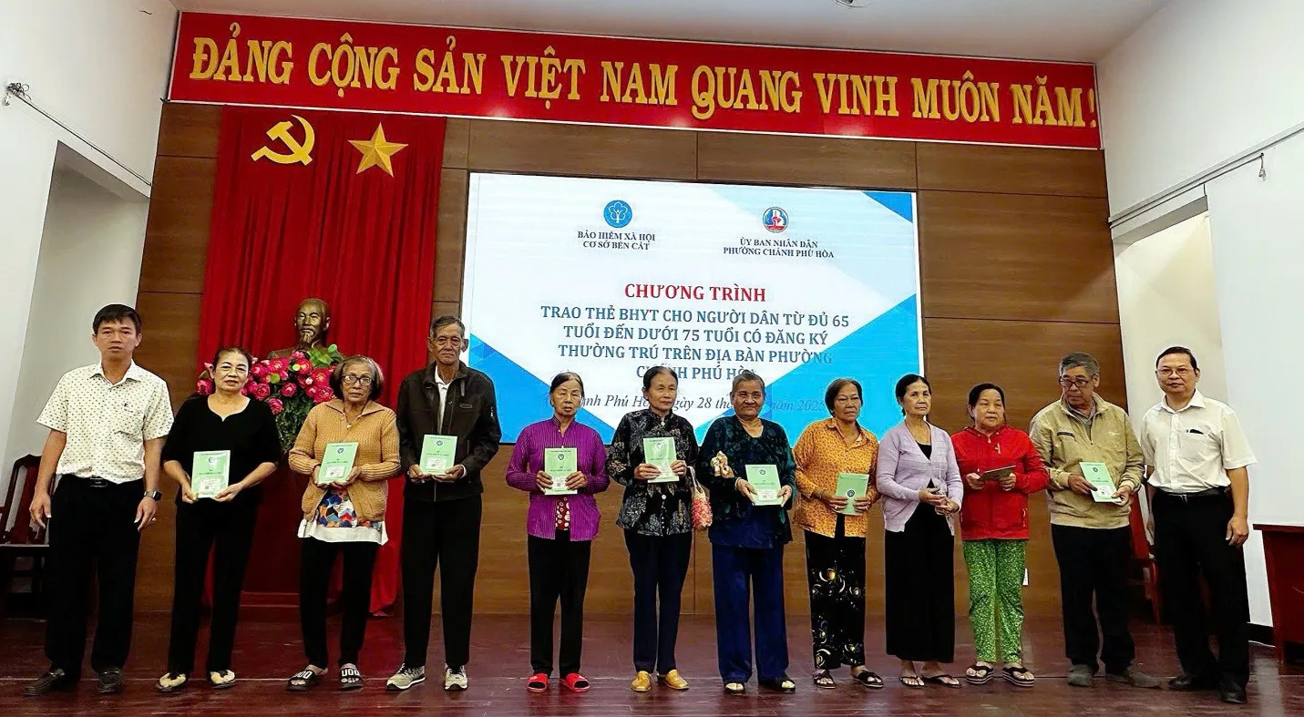 Hỗ trợ 25-30% tiền phí cho người thuộc hộ nghèo, cận nghèo tham gia Bảo hiểm xã hội tự nguyện