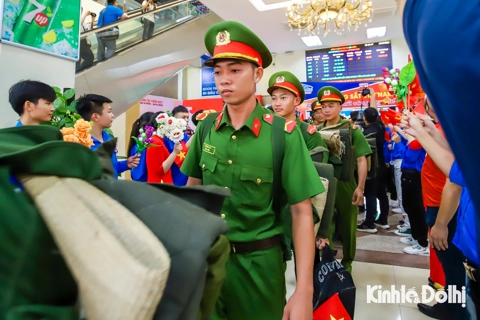 Hơn 500 chiến sĩ công an từ TP Hồ Chí Minh ra Hà Nội tập luyện diễu binh 80 năm Quốc khánh