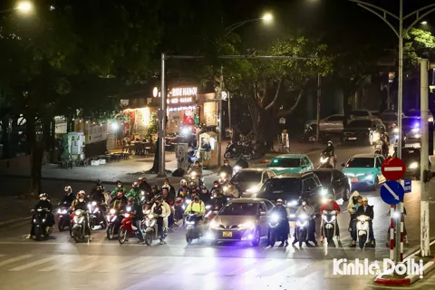Không còn tâm lý “đường vắng thì vượt”, giao thông đêm Hà Nội vào nền nếp khi có camera AI