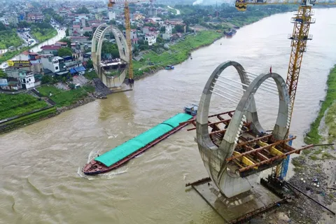 Toàn cảnh cầu Đuống mới dần hình thành: Biểu tượng kiến trúc “Giao duyên” ở cửa ngõ Thủ đô