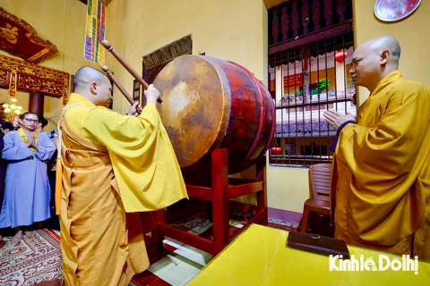 Chùa Quán Sứ cử 3 hồi chuông, trống cầu quốc thái dân an trong sáng 1/7
