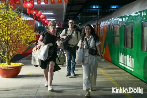 Chuyến tàu hạnh phúc nối dài hành trình đoàn viên dịp Tết