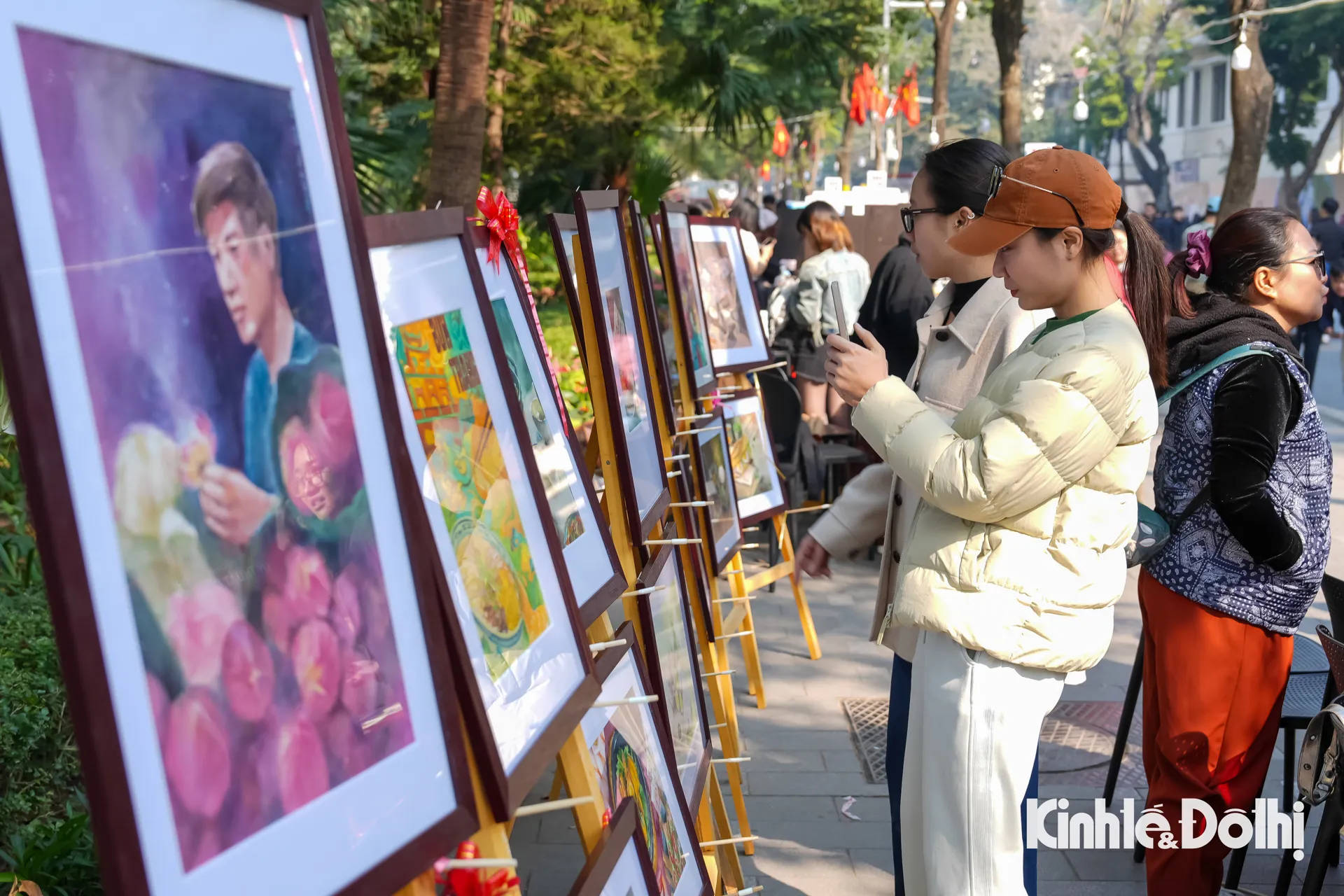 Người dân hào hứng trải nghiệm các không gian “Tụ hội Sáng tạo”