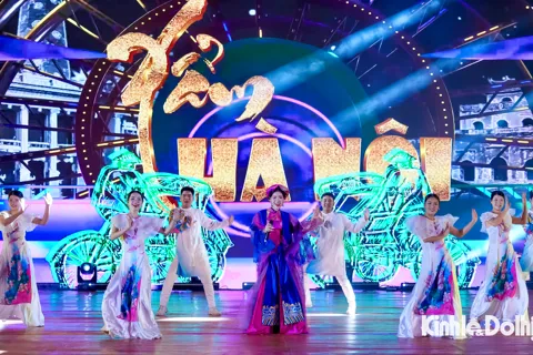 Ấn tượng chương trình nghệ thuật khai mạc Lễ hội Văn hóa Ẩm thực Hà Nội 2025