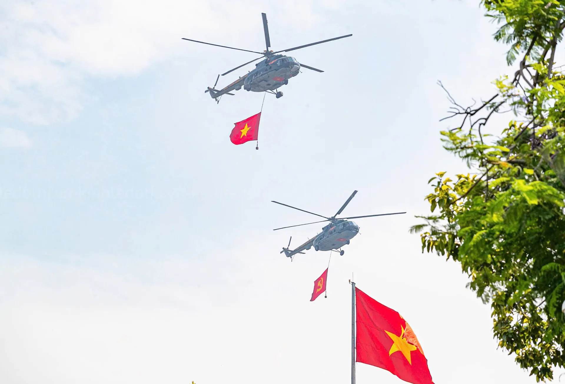 Chiêm ngưỡng dàn máy bay tổng hợp luyện lần 2 trên bầu trời Thủ đô Hà Nội