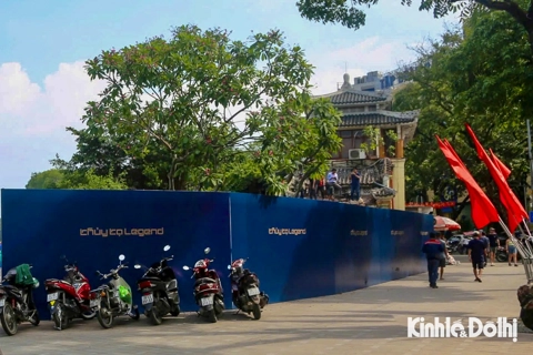 Cận cảnh phá dỡ một phần nhà hàng Thủy Tạ bên hồ Hoàn Kiếm