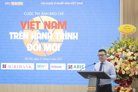 Việt Nam trên hành trình đổi mới: Ảnh báo chí kể chuyện về đất nước