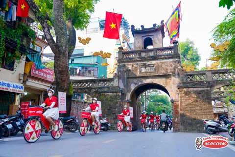 Roadshow đạp xe qua các di sản quảng bá Lễ hội Ẩm thực Hà Nội 2025