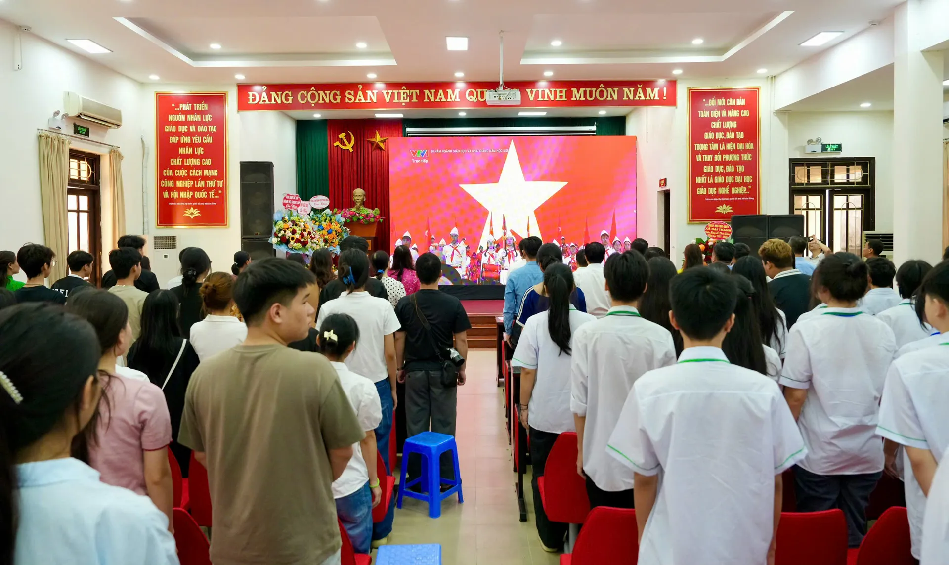Trường Cao đẳng Kinh tế Công nghiệp Hà Nội khai giảng năm học mới