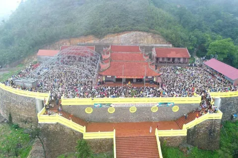 Quảng Ninh: chính thức khai hội Xuân Ngọa Vân 2026