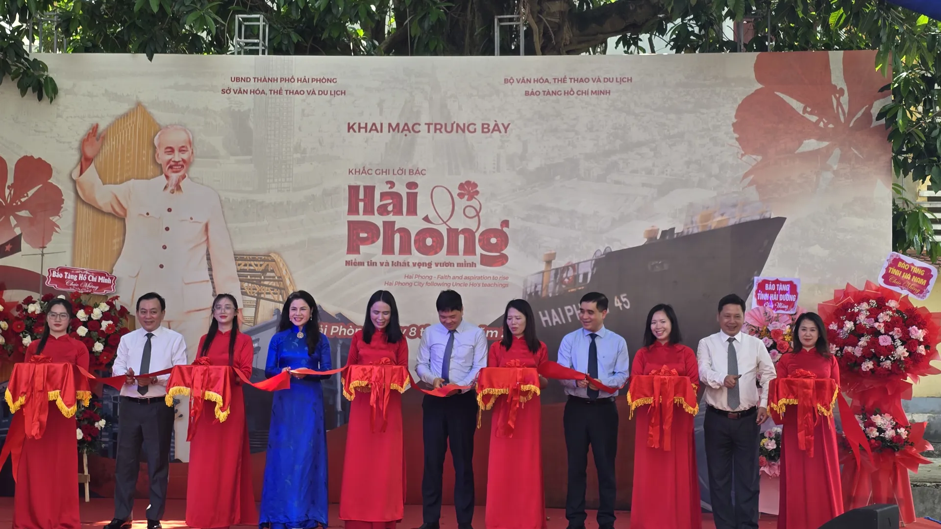 Trưng bày chuyên đề “Hải Phòng - Niềm tin và khát vọng vươn mình”