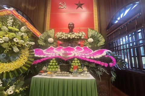 Thành phố Hải Dương dâng hương tưởng nhớ Chủ tịch Hồ Chí Minh
