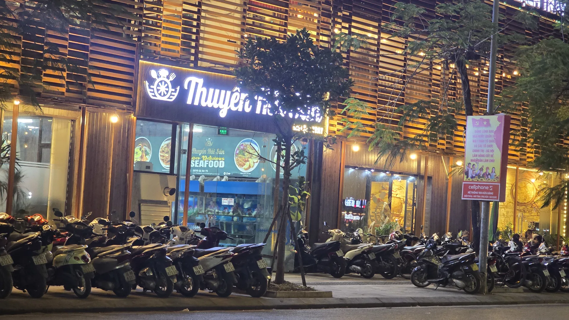 Hải Phòng:  lấn chiếm vỉa hè, mất an toàn giao thông ở phố Lạch Tray
