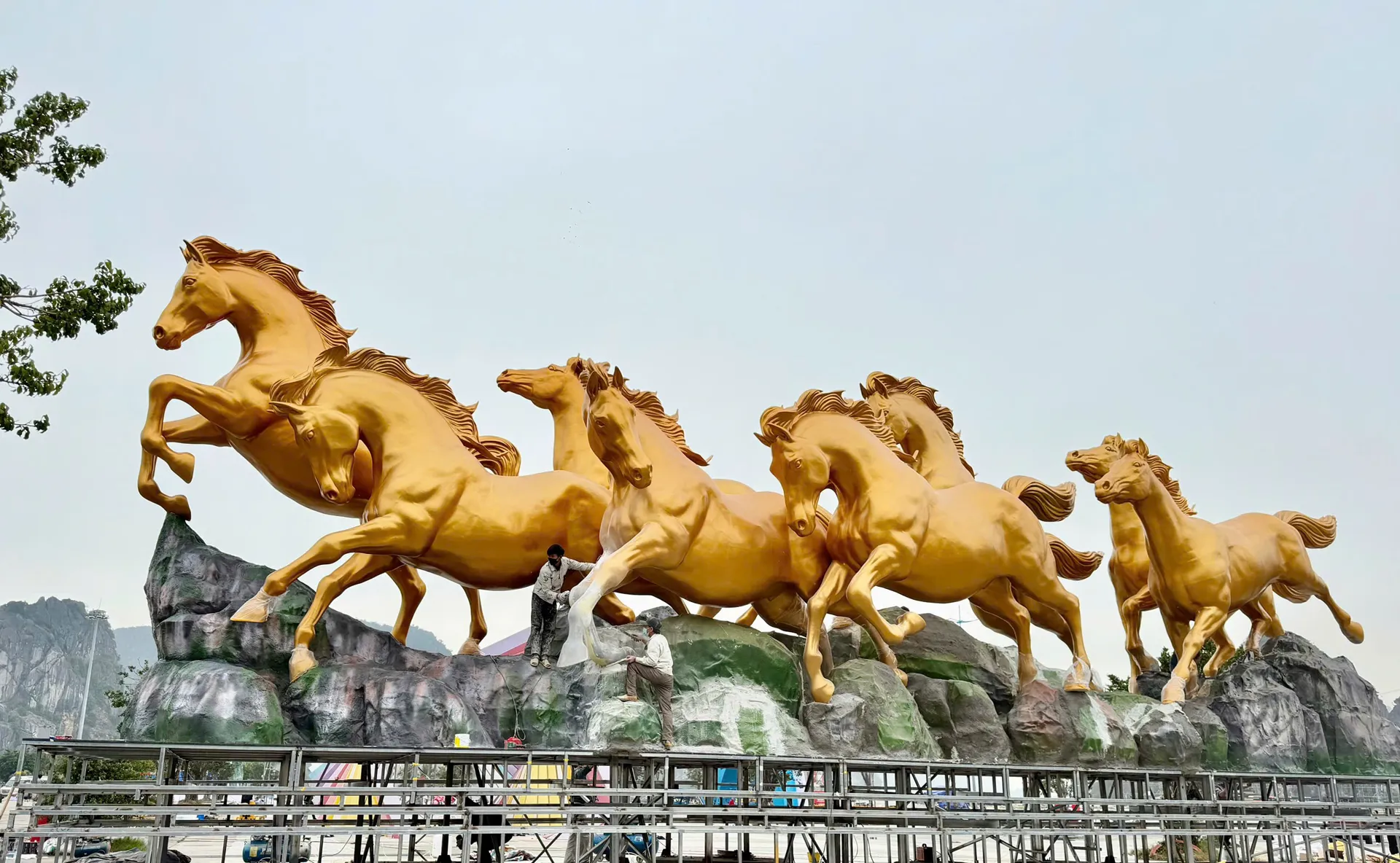 Quảng Ninh tổ chức Đại lộ hoa và công nghệ ánh sáng bên vịnh kỳ quan - Vịnh Hạ Long