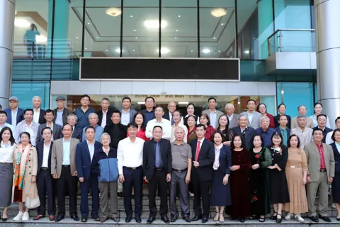 Công ty Môi trường - TKV gặp mặt kỷ niệm 89 năm Ngày truyền thống công nhân vùng mỏ - Truyền thống ngành than 12/11.