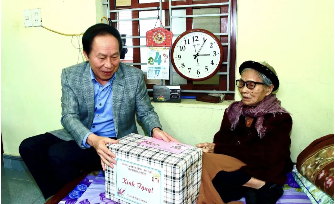 Hải Phòng hoàn thành trao tặng quà Tết cho người có công với cách mạng