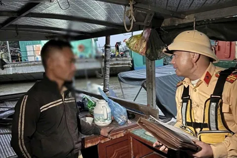 Hải Phòng: xử lý 4 trường hợp khai thác trái phép thuỷ sản bằng điện trên sông Cấm