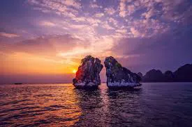 Quảng Ninh: tàu du lịch bị tạm dừng hoạt động vì để khách sử dụng sản phẩm nhựa dùng một lần