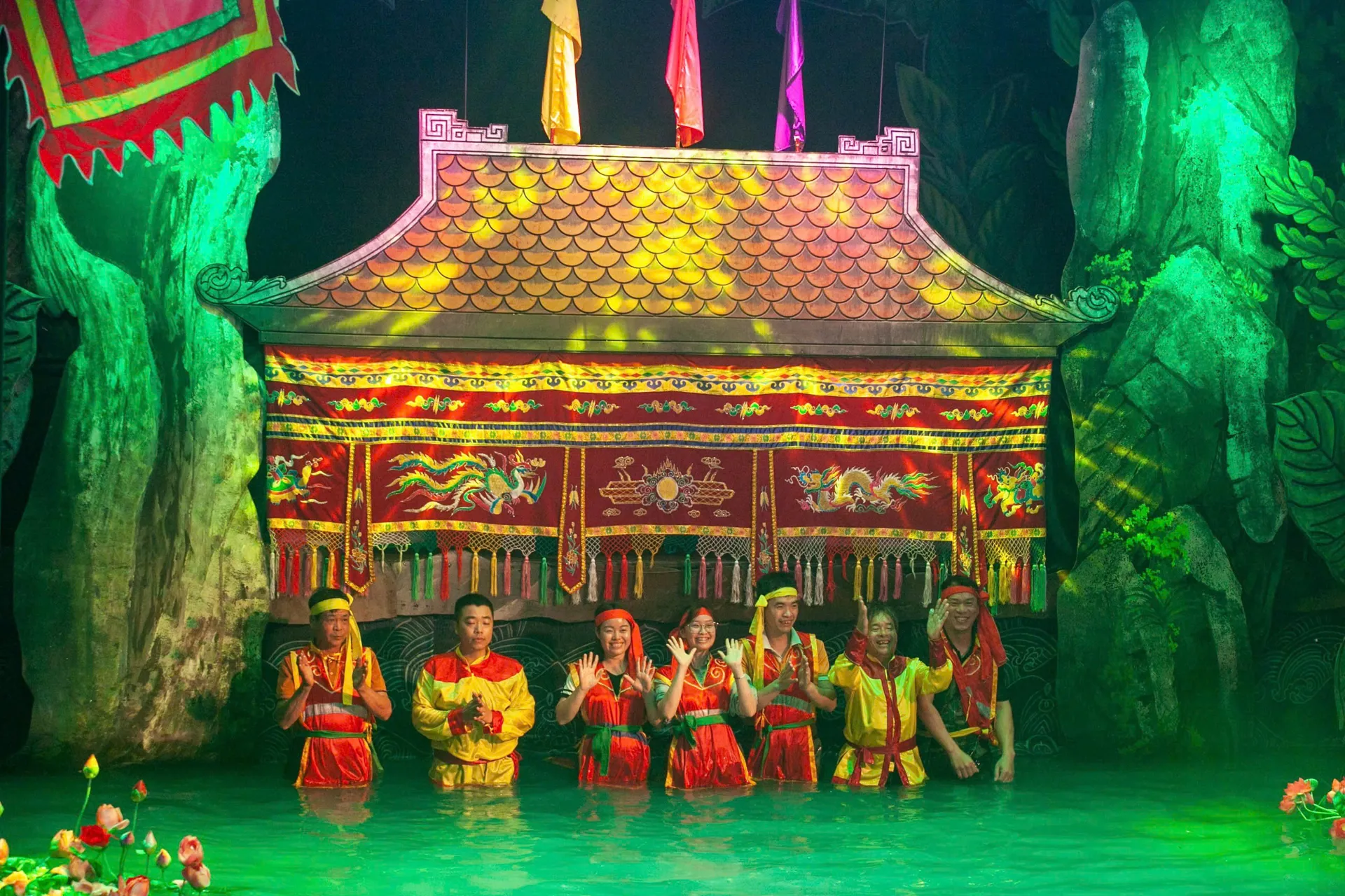 Hải Phòng 70 năm rực rỡ mùa hoa
