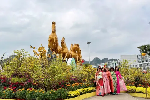 Quảng Ninh đón trên 1,1 triệu lượt du khách trong 8 ngày nghỉ Tết