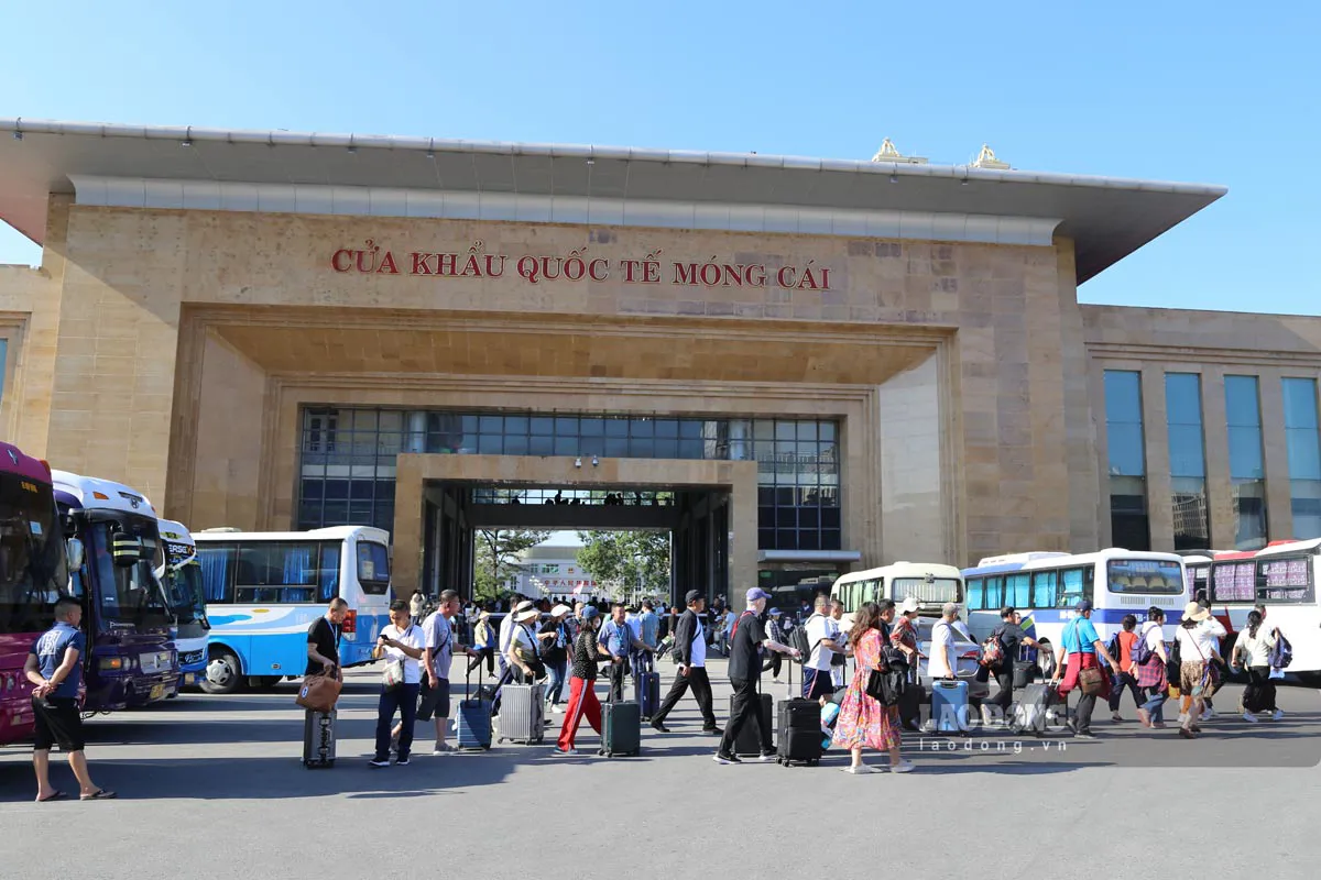 Quảng Ninh: giao thương buôn bán diễn ra nhộn nhịp sau kỳ nghỉ Tết