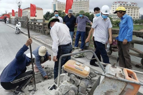 Quảng Ninh: xuất hiện vết nứt trên mặt cầu Ka Long
