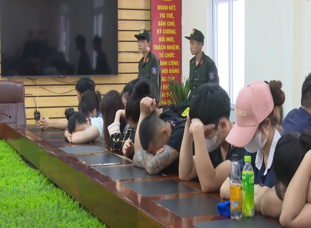 Triệt phá chuyên án lừa đảo "cắt đá tìm ngọc" với số tiền khủng
