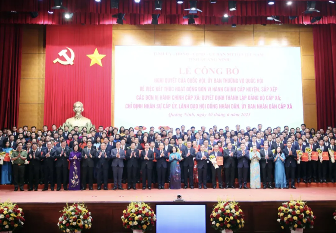 Quảng Ninh công bố các quyết định về thực hiện mô hình chính quyền địa phương 2 cấp
