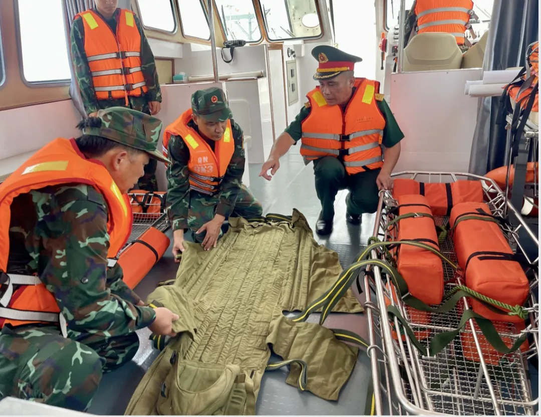 Quảng Ninh: bố trí tàu quân y và xuồng cơ động tuần tra 24/7 trên Vịnh Hạ Long đảm bảo an toàn cho du khách
