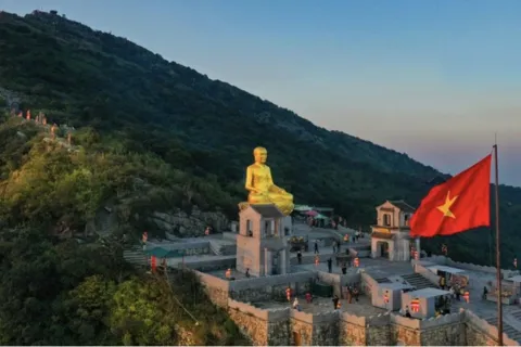  Công nhận Quần thể di tích và danh thắng Yên Tử - Vĩnh Nghiêm - Côn Sơn, Kiếp Bạc là Di sản văn hoá thế giới
