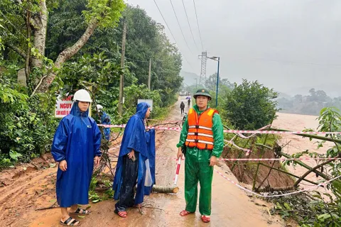 Quảng Trị: mưa lớn gây ngập sâu, nhiều khu vực bị chia cắt