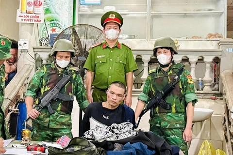Quảng Trị: bắt giữ đối tượng mang theo 2 khẩu súng quân dụng tại khu vực biên giới