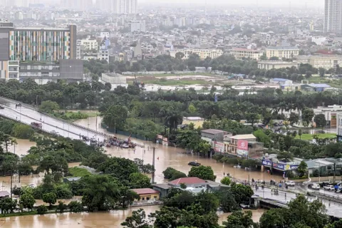 Hà Nội xuất hiện 65 điểm ngập úng, công tác thoát nước đẩy mạnh hết công suất
