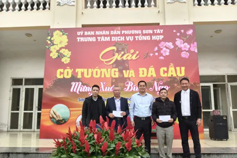 Phường Sơn Tây khai Xuân bằng giải cờ tướng và đá cầu