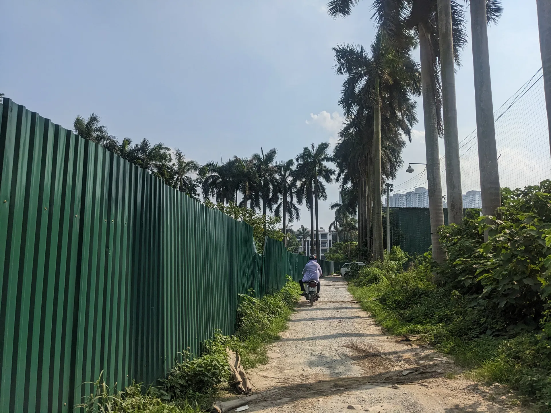 Ngang nhiên phá nhà, rào tôn chiếm đất doanh nghiệp