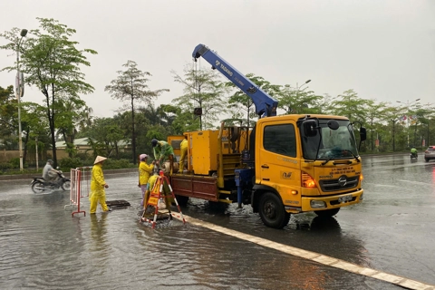 Hà Nội: xử lý nhanh các điểm ngập úng cục bộ sau trận mưa lớn sáng 1/5
