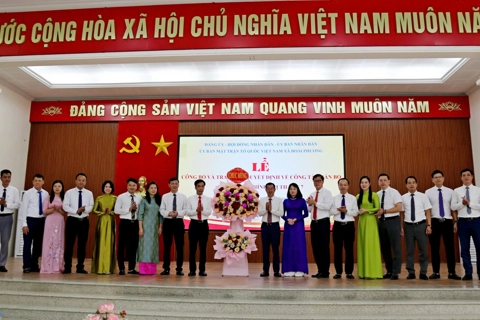 Kiện toàn bộ máy lãnh đạo xã Đoài Phương