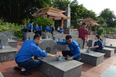 Sôi nổi “Ngày cuối tuần xanh” tại phường Tùng Thiện