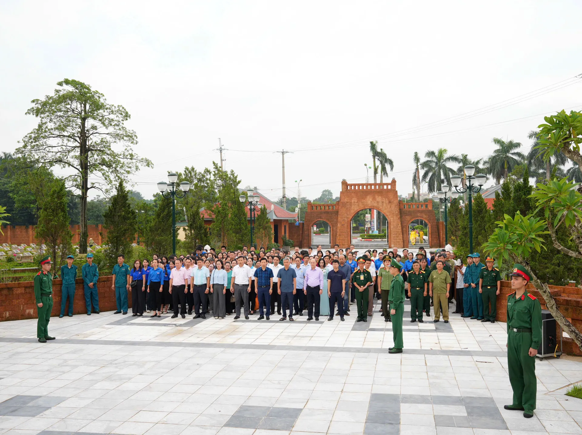 Phường Sơn Tây dâng hương tưởng nhớ các anh hùng liệt sĩ
