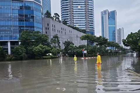 Hà Nội chỉ còn vài điểm úng ngập
