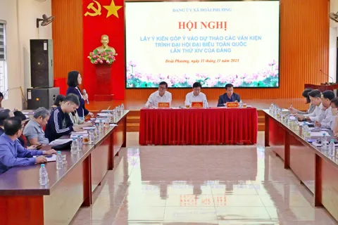 Đảng viên xã Đoài Phương sôi nổi góp ý vào dự thảo các văn kiện trình Đại hội đại biểu toàn quốc lần thứ XIV của Đảng