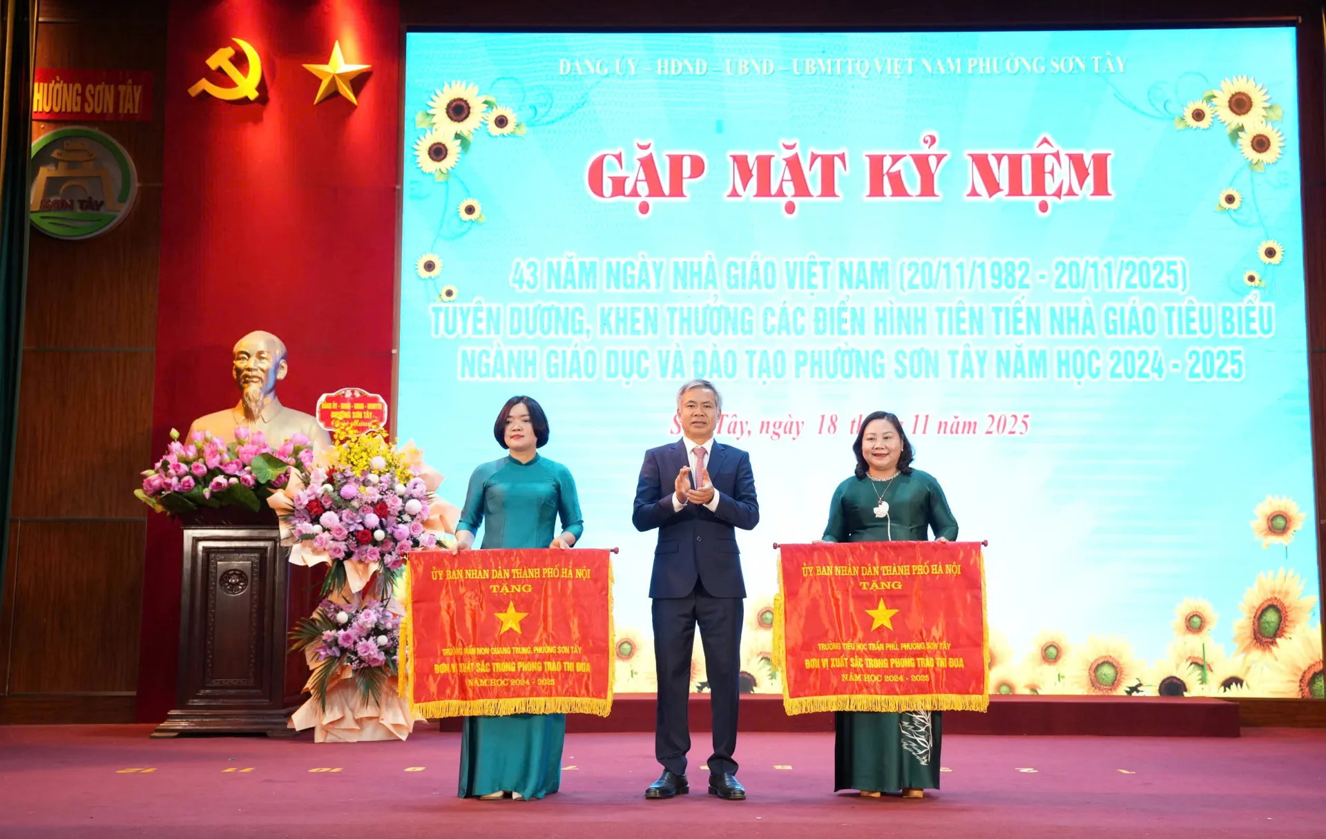 Phường Sơn Tây: gặp mặt thầy cô nhân Ngày Nhà giáo Việt Nam