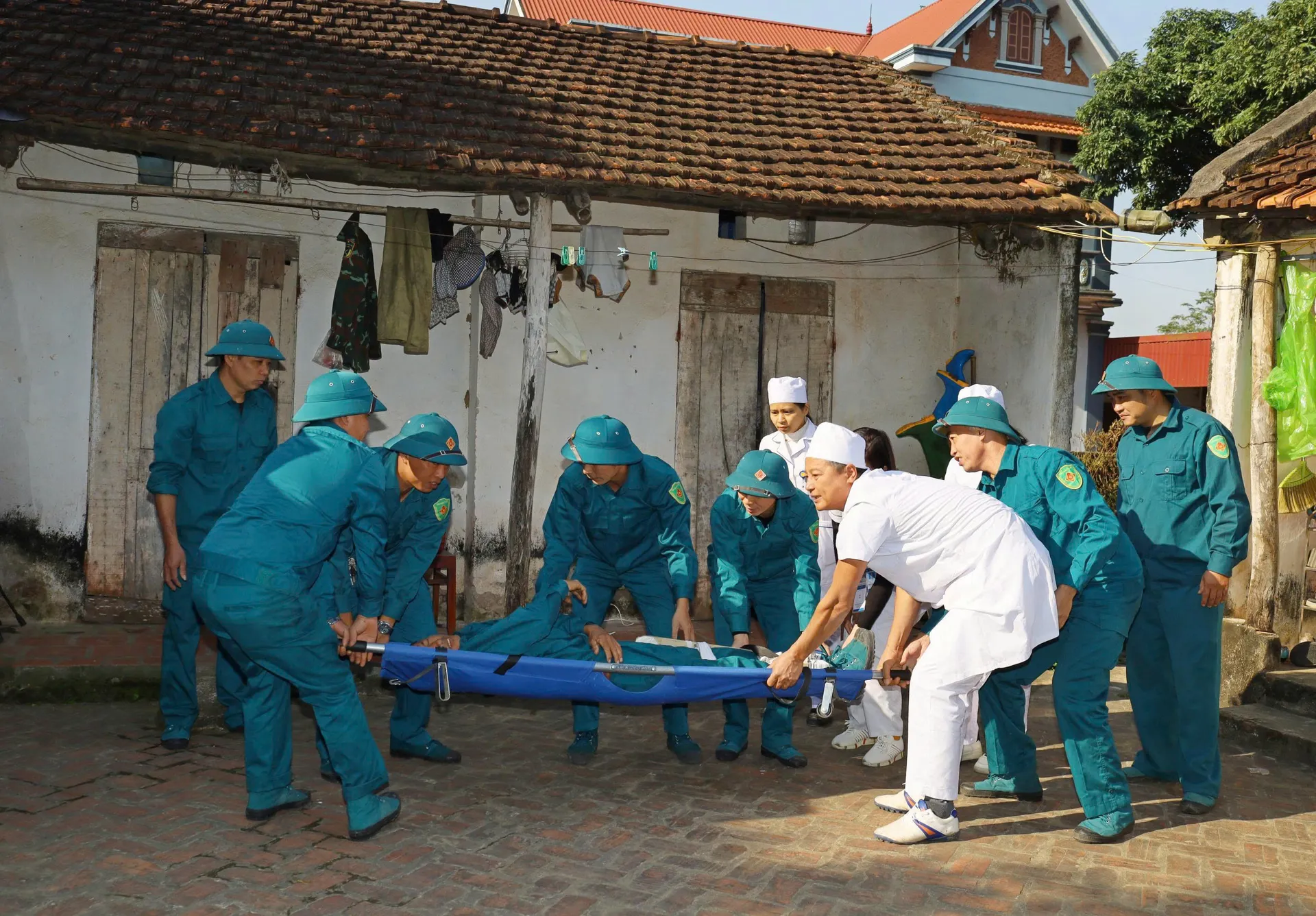 Diễn phòng, chống thiên tai tại phường Tùng Thiện