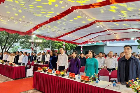 Phó Chủ tịch UBND TP Vũ Thu Hà dự Ngày hội Đại đoàn kết toàn dân tộc tại xã Hoài Đức