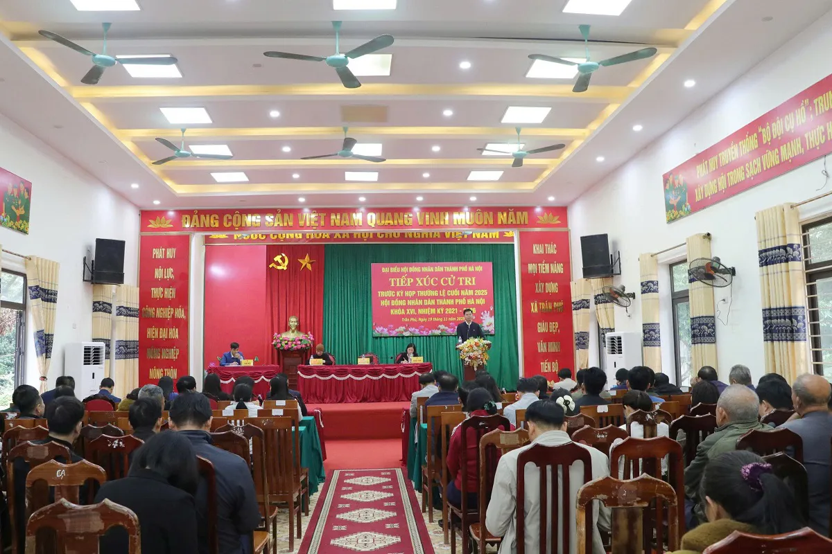 Đại biểu HĐND TP Hà Nội tiếp xúc cử tri trước Kỳ họp cuối năm 2025
