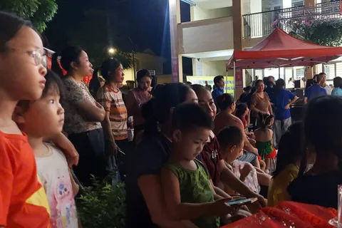 Ngoại ô vui mùa Trung Thu