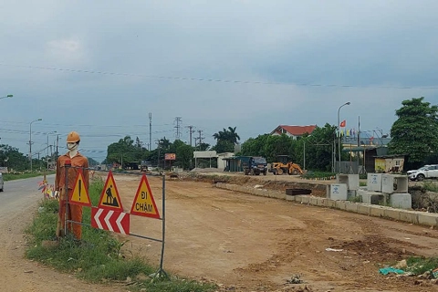 Thi công dự án cải tạo, nâng cấp Quốc lộ 6 đoạn qua huyện Chương Mỹ: tiến độ đang rất chậm